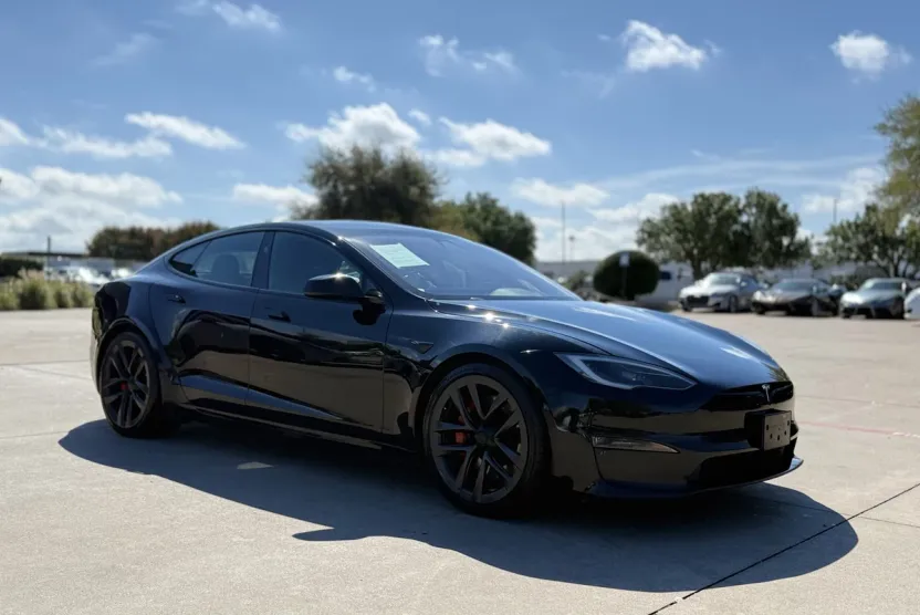2023 Tesla Model S Plaid photo 1