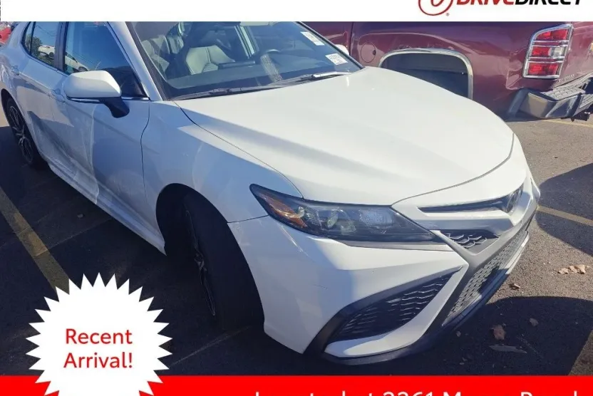 2022 Toyota Camry SE photo 1