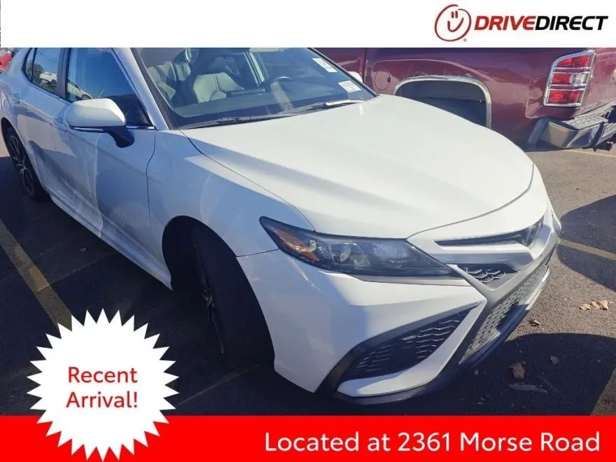 2022 Toyota Camry SE photo 1