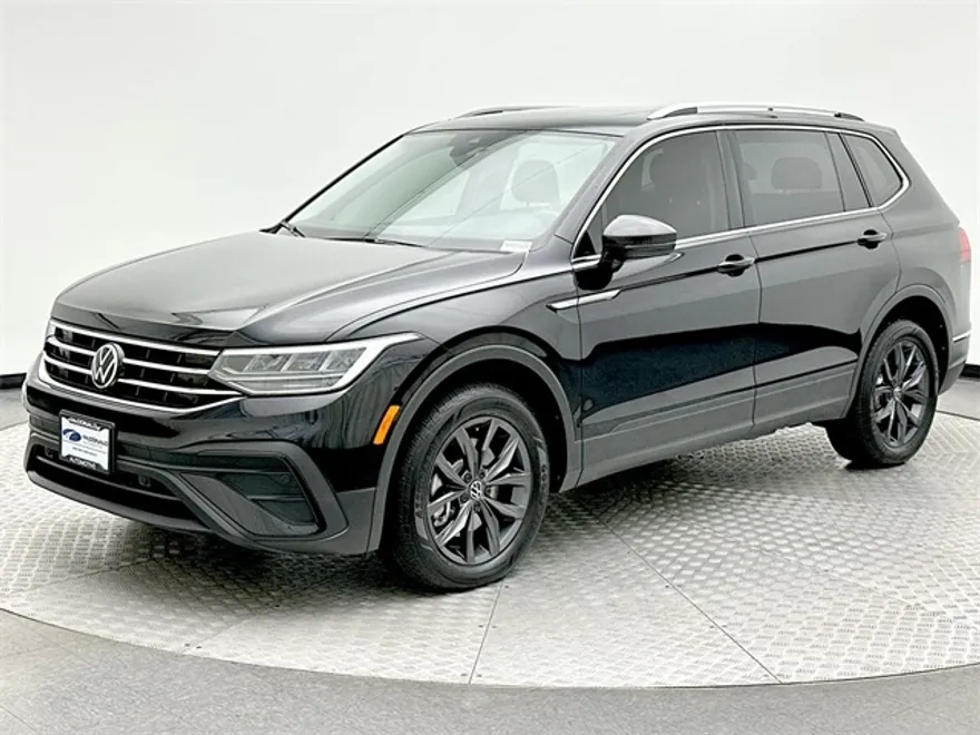 2022 Volkswagen Tiguan SE photo 1