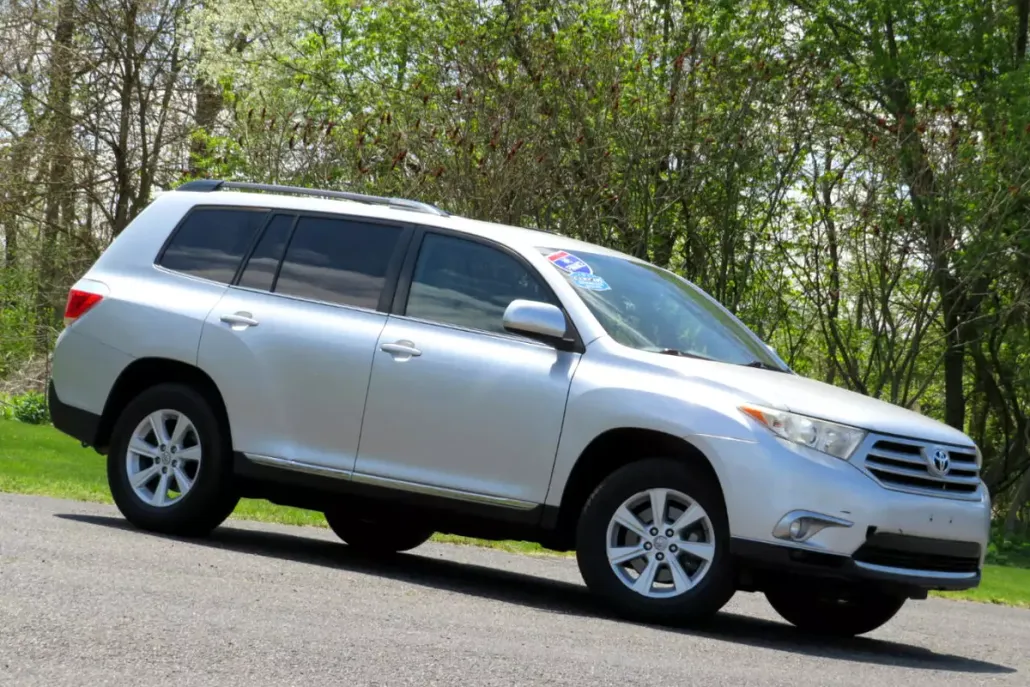 2011 Toyota Highlander Base photo 1