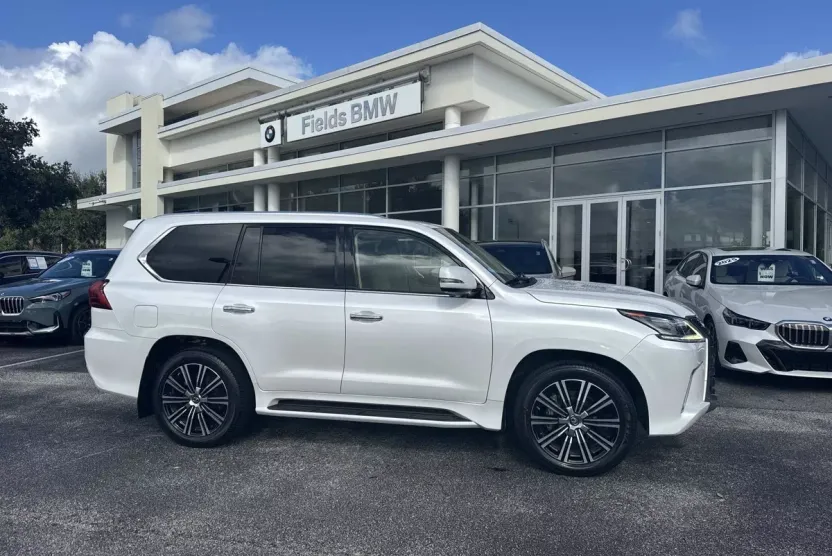 2021 Lexus LX 570 photo 1
