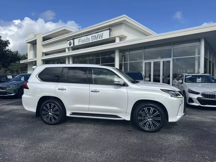 2021 Lexus LX 570 photo 1