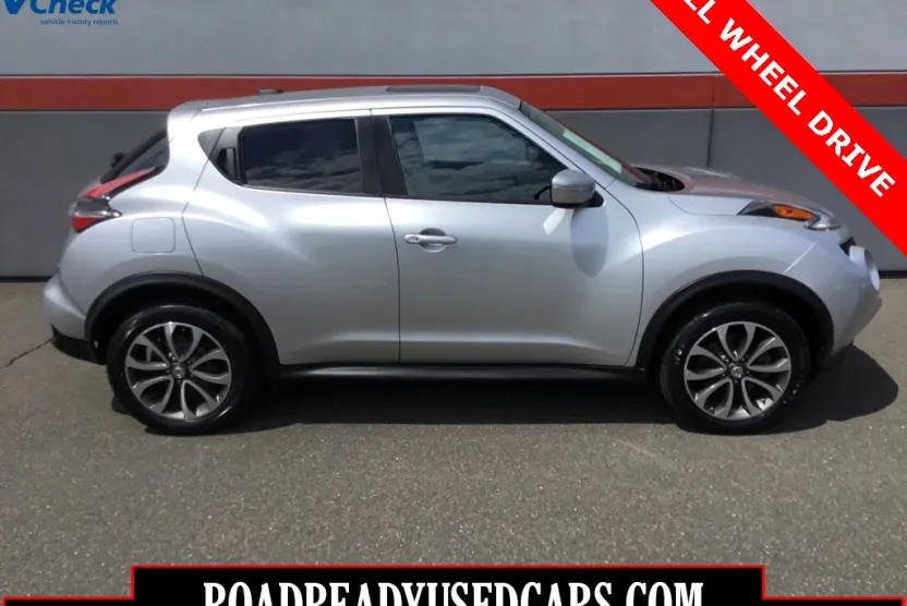2017 Nissan Juke SV photo 1
