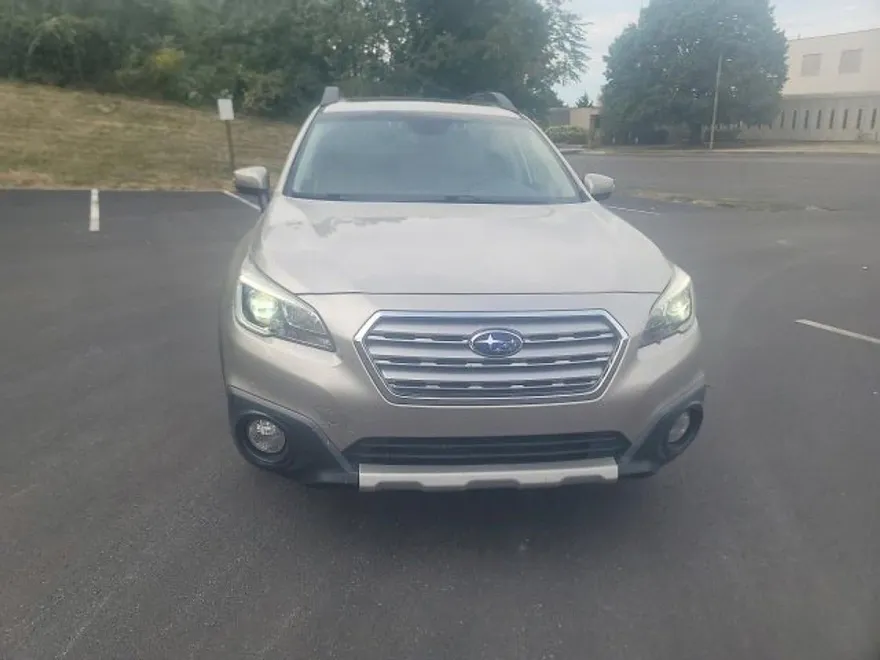 2017 Subaru Outback 2.5i Limited photo 1