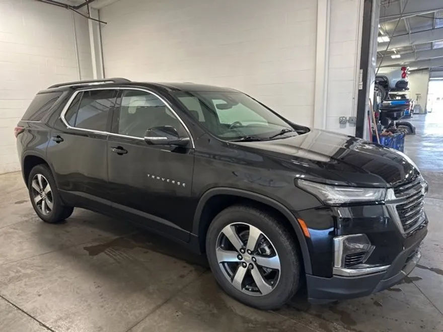 2022 Chevrolet Traverse Leather photo 1