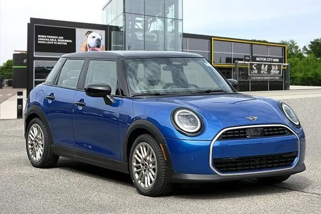 2025 Mini Cooper Signature photo 1