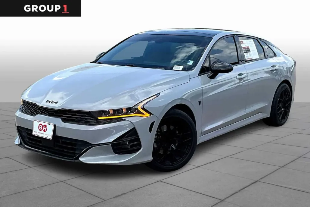 2022 Kia K5 GT-Line photo 1