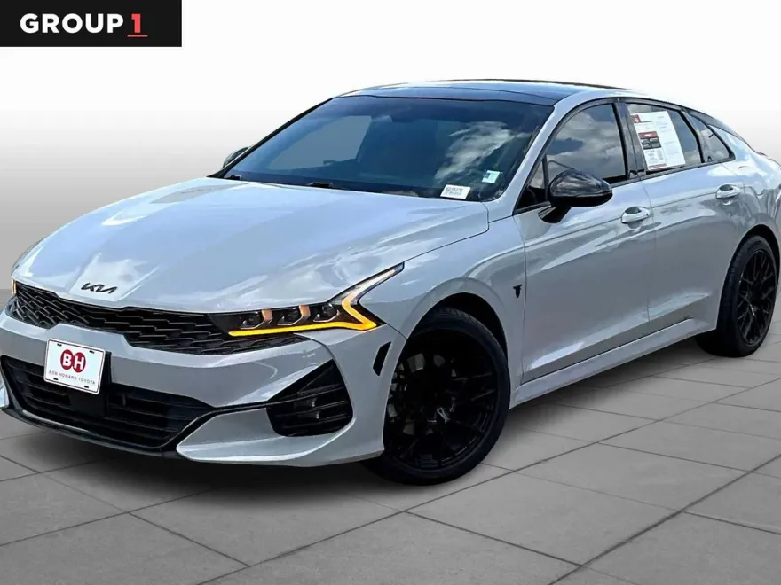2022 Kia K5 GT-Line photo 1