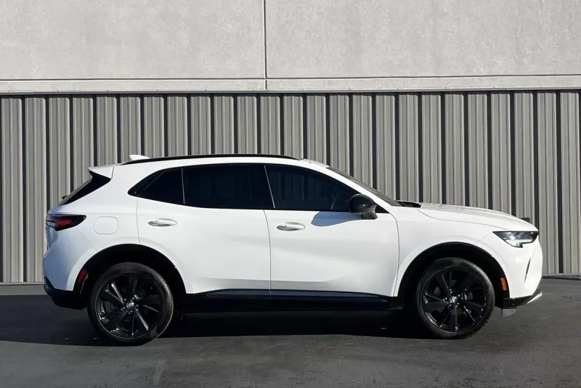 2023 Buick Envision Essence photo 1