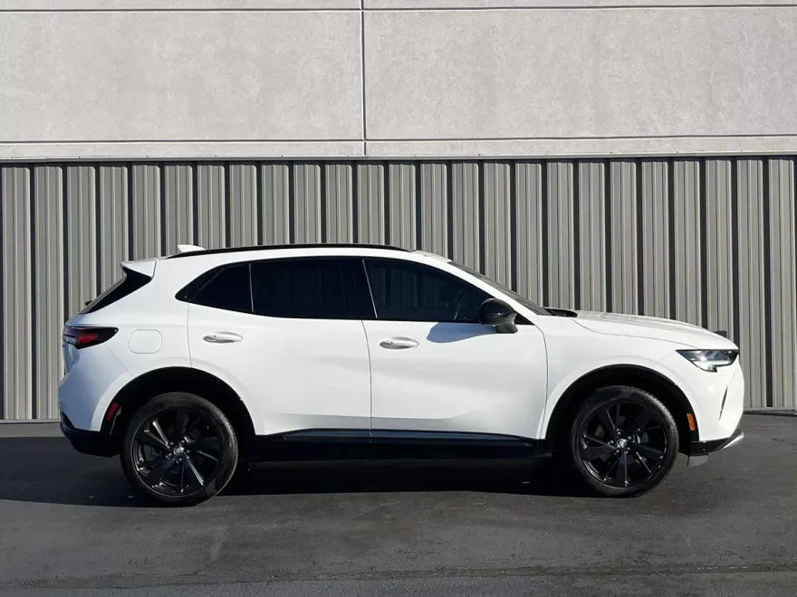 2023 Buick Envision Essence photo 1