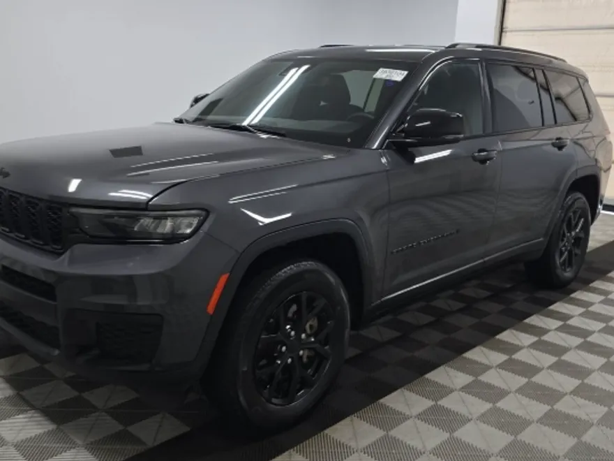 2024 Jeep Grand Cherokee Altitude photo 1