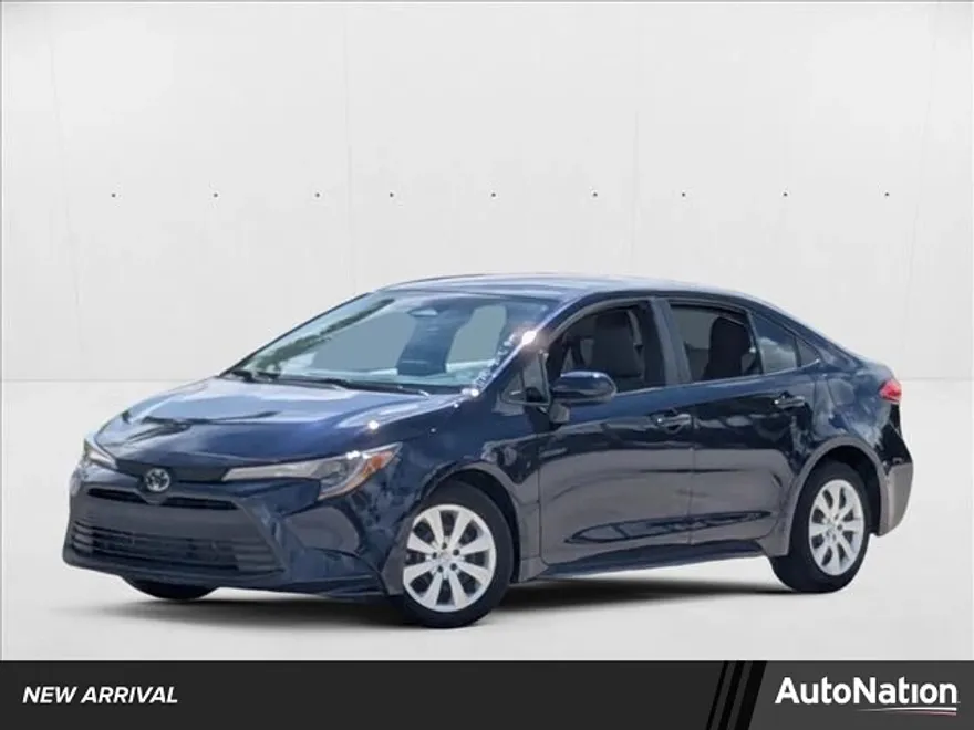 2023 Toyota Corolla LE photo 1