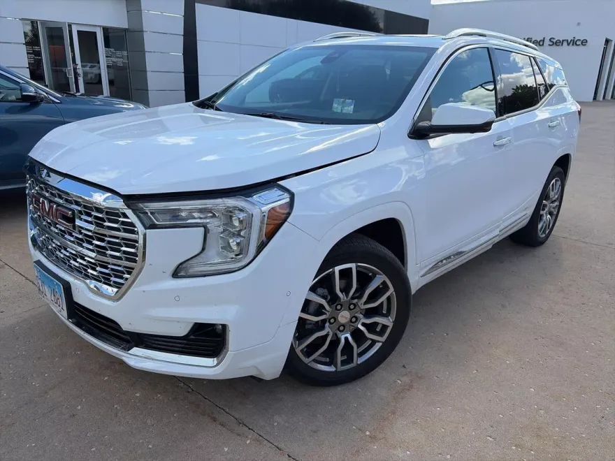 2024 Gmc Terrain Denali photo 1