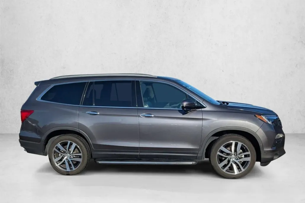 2018 Honda Pilot Touring photo 1
