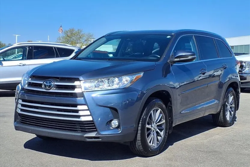2017 Toyota Highlander XLE photo 1