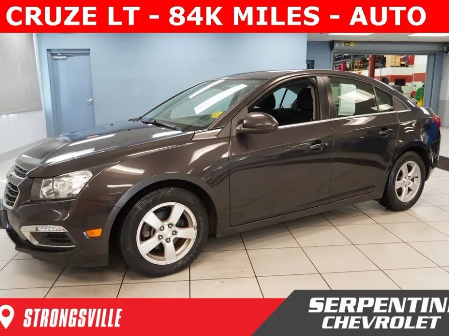2015 Chevrolet Cruze LT photo 1