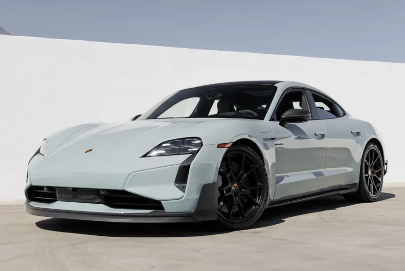 2025 Porsche Taycan Turbo GT photo 1