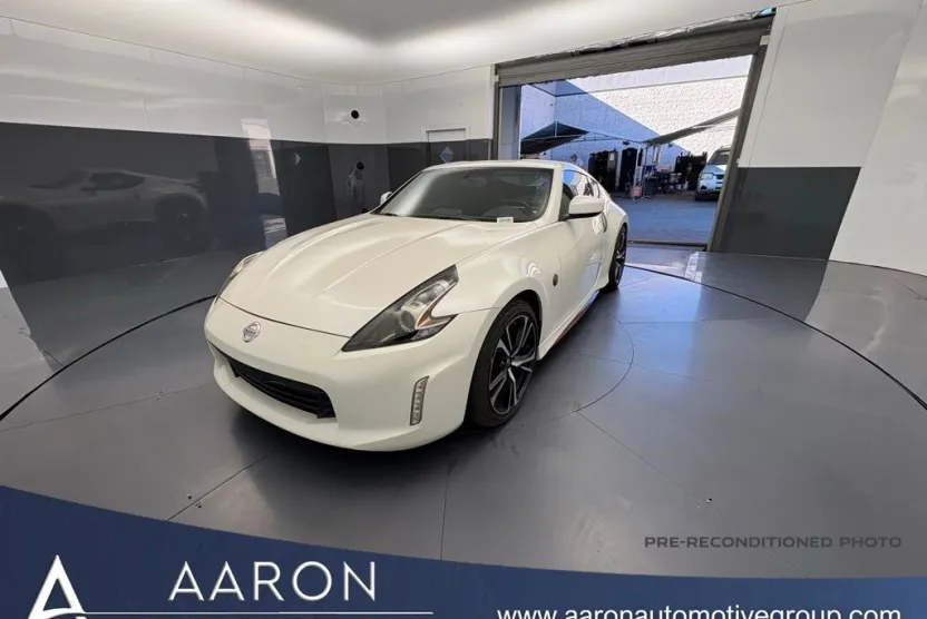 2020 Nissan 370Z Sport Touring photo 1