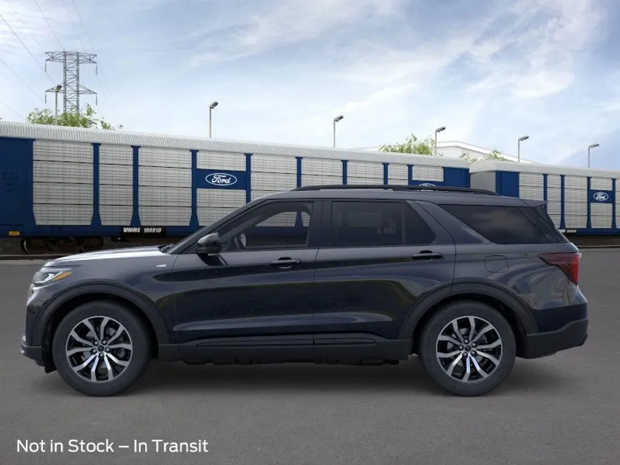2025 Ford Explorer ST-Line photo 1