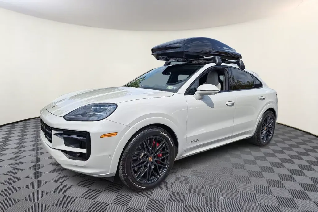 2025 Porsche Cayenne Coupe GTS photo 1