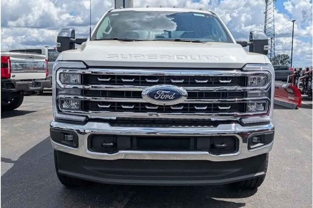 2026 Ford F-250 Lariat photo 1