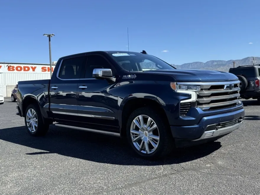 2022 Chevrolet Silverado High Country photo 1