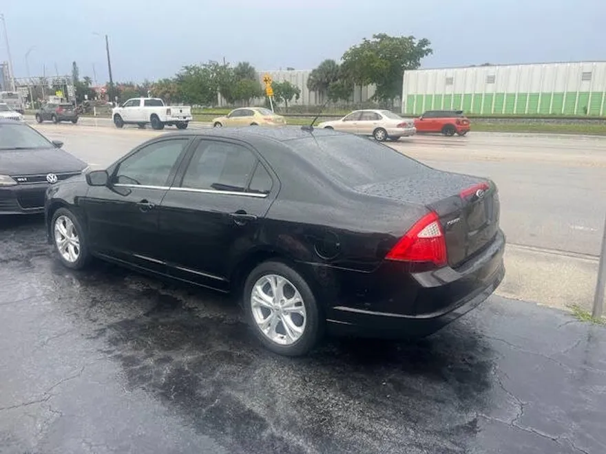 2012 Ford Fusion SE photo 1