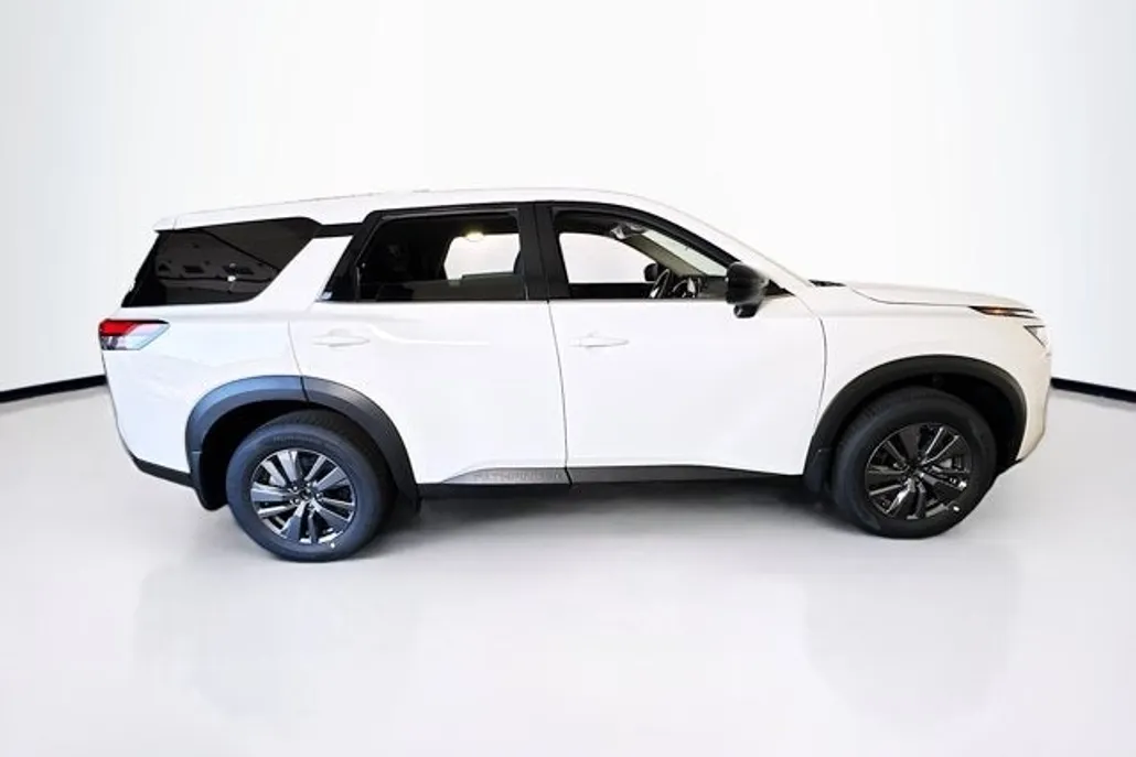 2025 Nissan Pathfinder S photo 1