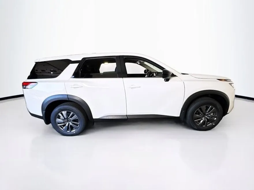 2025 Nissan Pathfinder S photo 1
