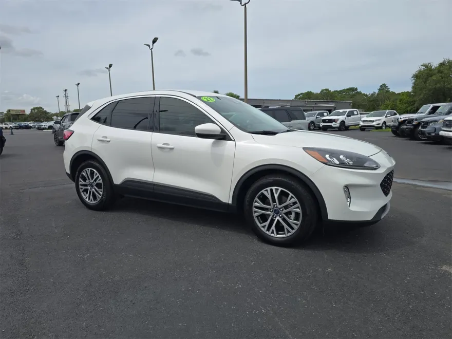 2022 Ford Escape SEL photo 1