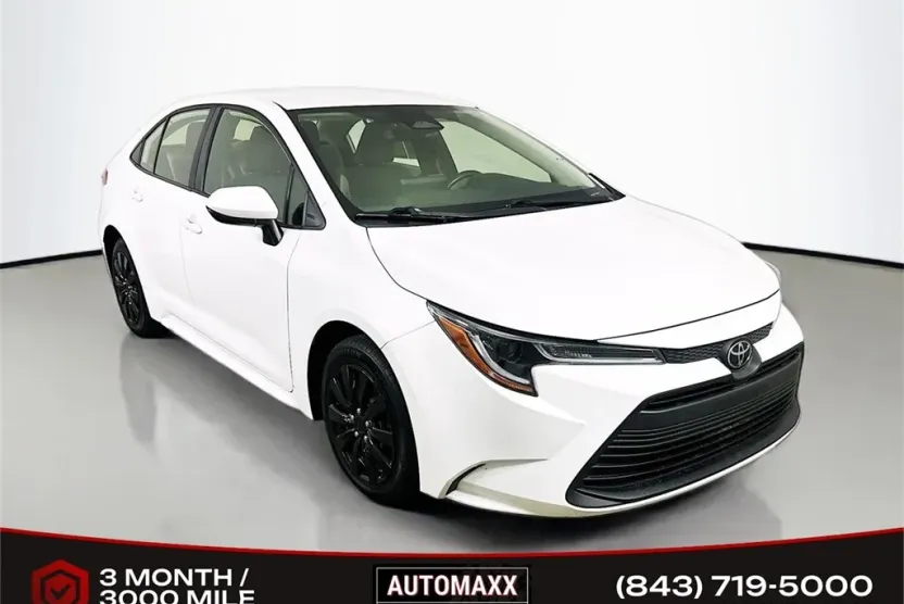2023 Toyota Corolla LE photo 1