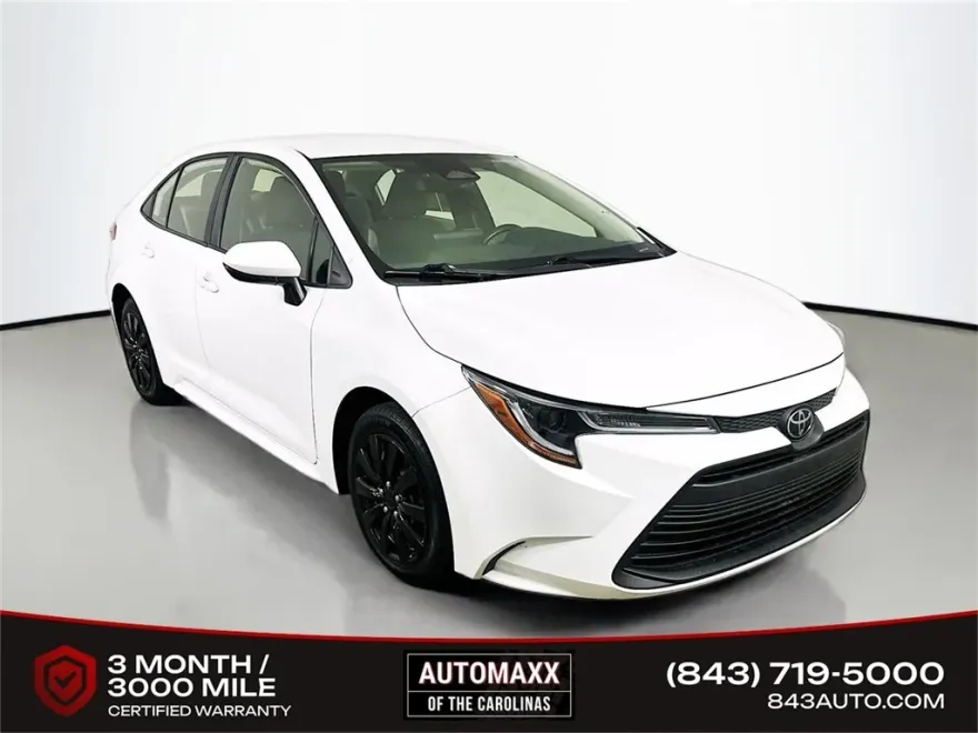 2023 Toyota Corolla LE photo 1