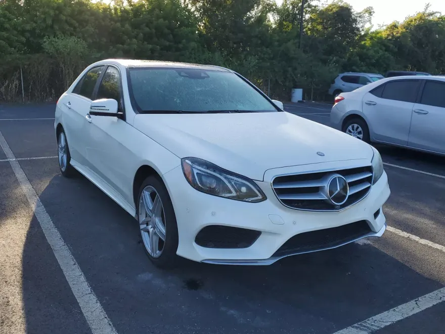 2014 Mercedes Benz E 350 photo 1