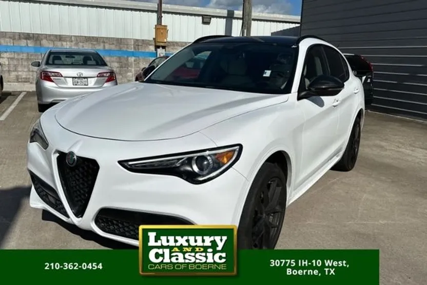 2020 Alfa Romeo Stelvio Sport photo 1