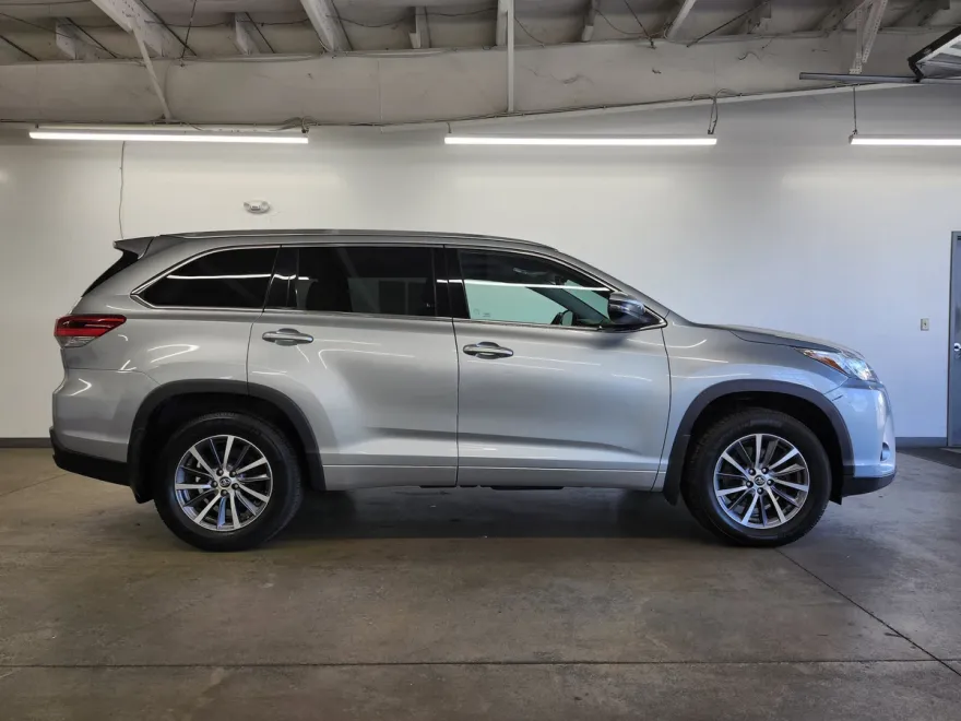 2018 Toyota Highlander XLE photo 1