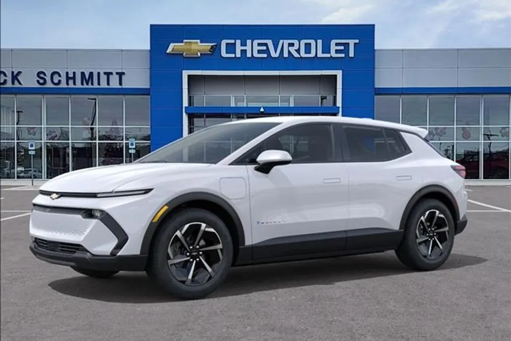 2026 Chevrolet Equinox LT photo 1