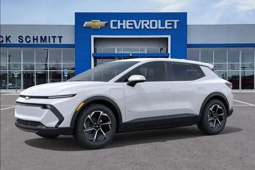 2026 Chevrolet Equinox LT photo 1