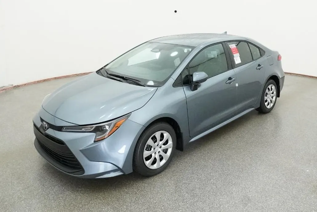2026 Toyota Corolla LE photo 1