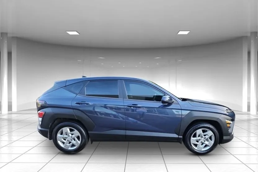 2024 Hyundai Kona SE photo 1