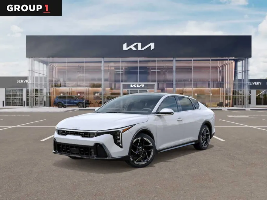 2025 Kia K4 GT-Line photo 1