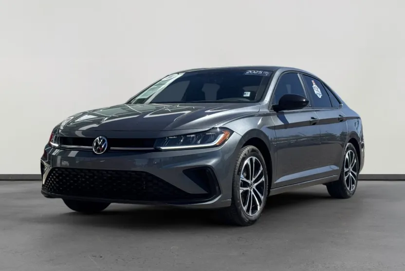 2025 Volkswagen Jetta Sport photo 1