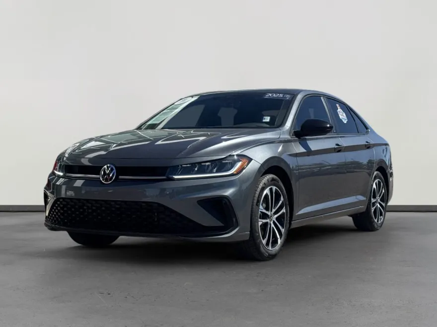 2025 Volkswagen Jetta Sport photo 1