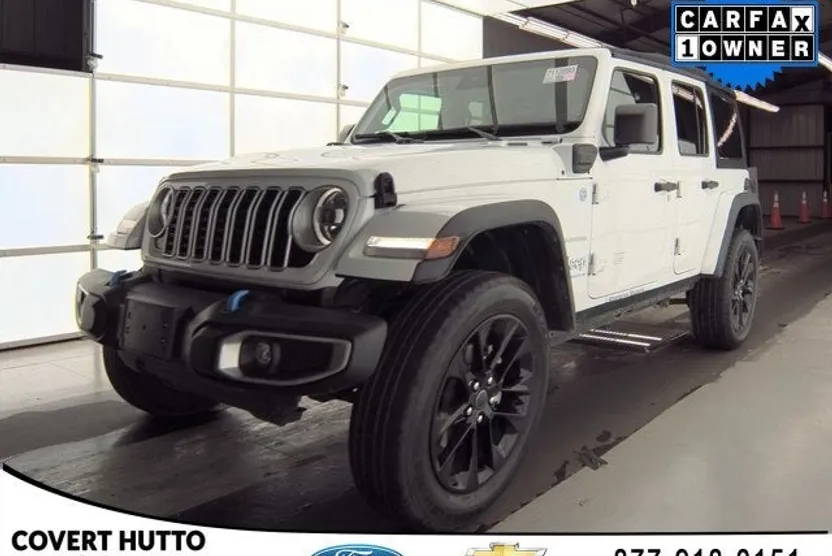 2024 Jeep Wrangler 4xe Sahara photo 1
