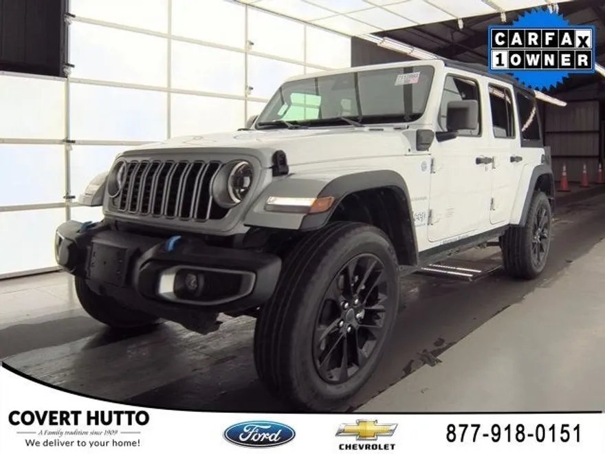 2024 Jeep Wrangler 4xe Sahara photo 1