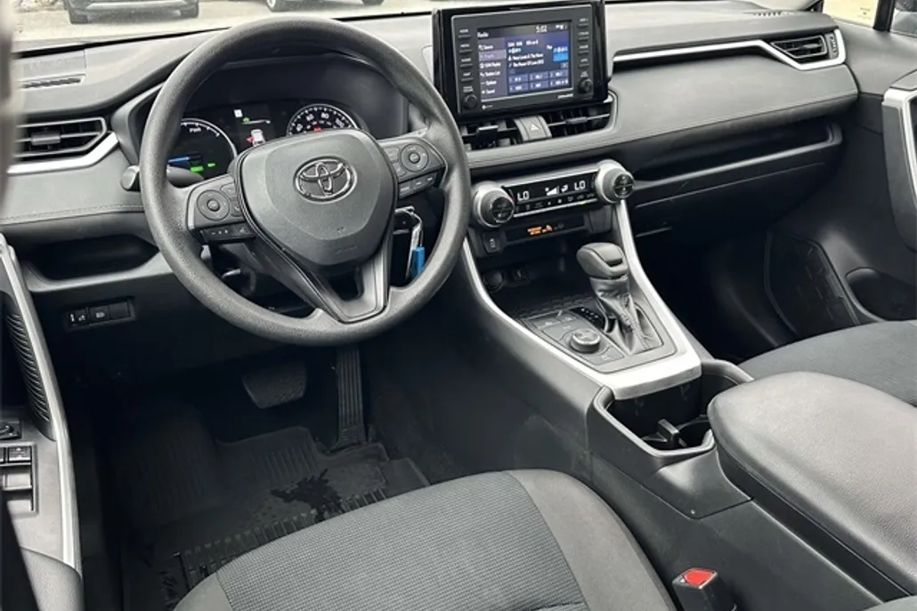 2022 Toyota RAV4 Hybrid LE photo 1