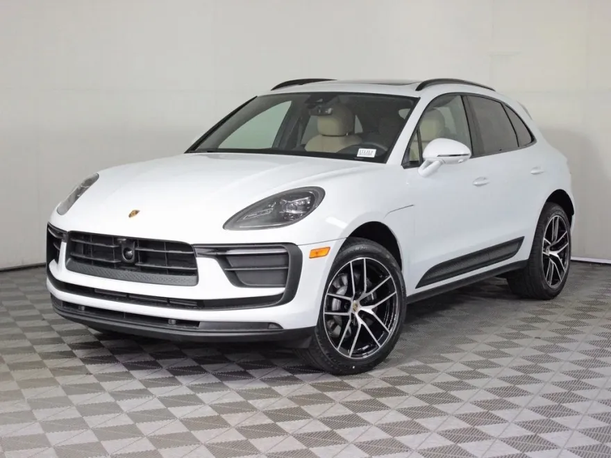 2025 Porsche Macan Base photo 1