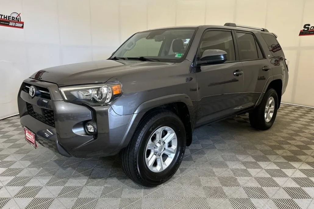 2023 Toyota 4Runner SR5 photo 1