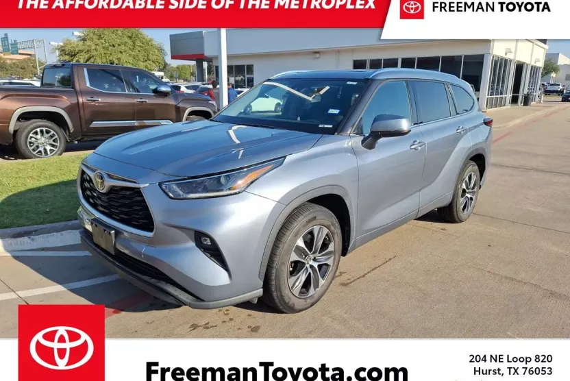2021 Toyota Highlander XLE photo 1