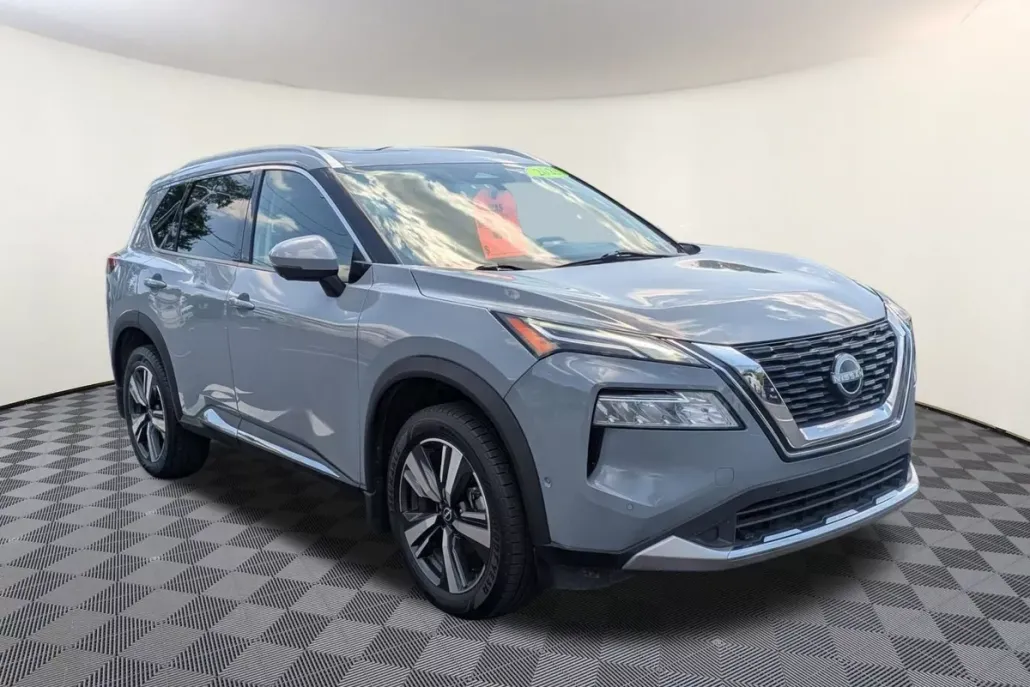 2023 Nissan Rogue Platinum photo 1